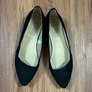 Elegant Black Women's Flats by 5 th Avenue